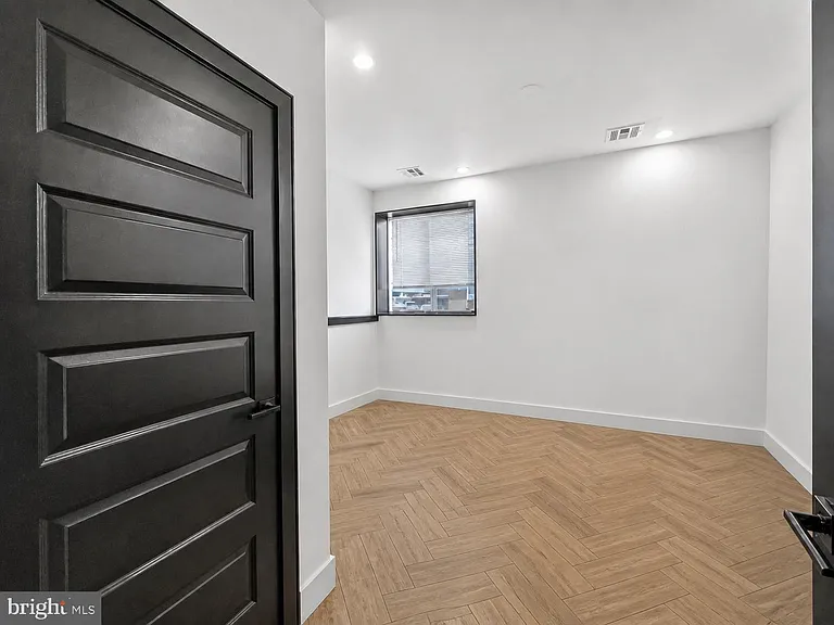 519 N 38th St #1 — Photo 30