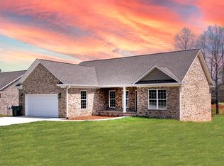 417 Bumpas Rd, Lawrenceburg, TN 38464