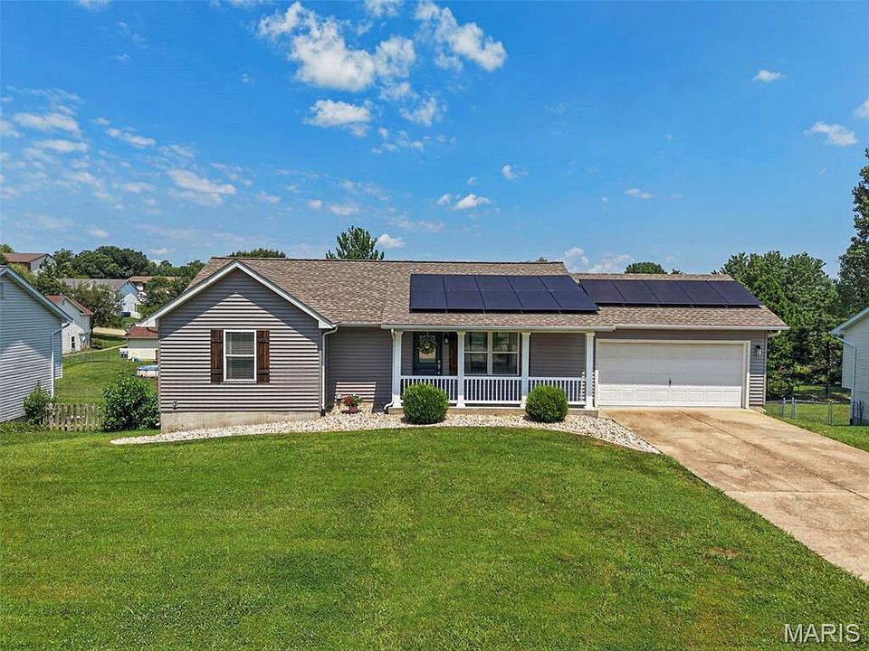1st image of 74 Hickory Cir
