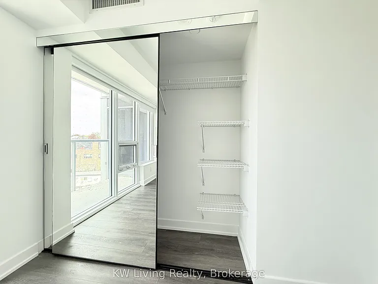 609 Sherbourne St #307 — Photo 12
