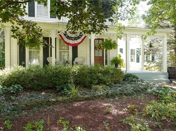 109 S Chillicothe Rd, Aurora, OH 44202