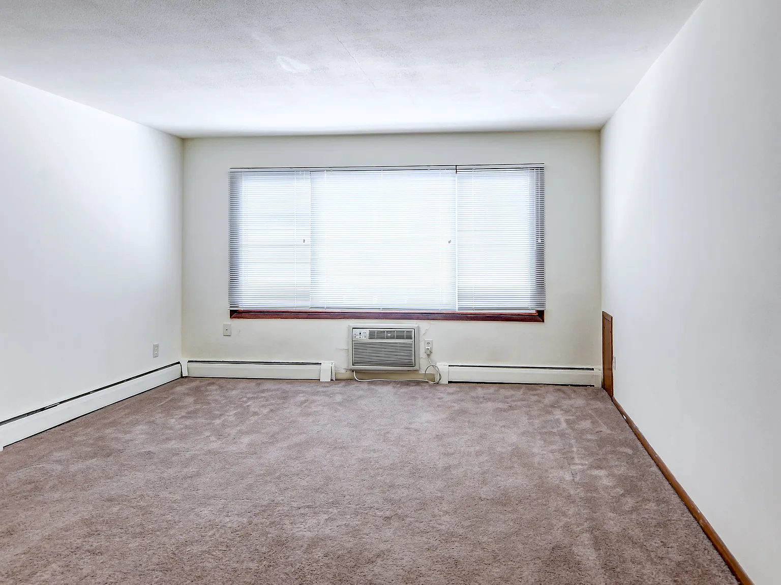 Pillsbury Apartments — Photo 4