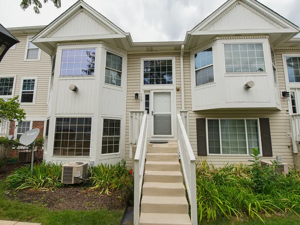 706 Hidden Creek Ln Unit 706, North Aurora, IL 60542
