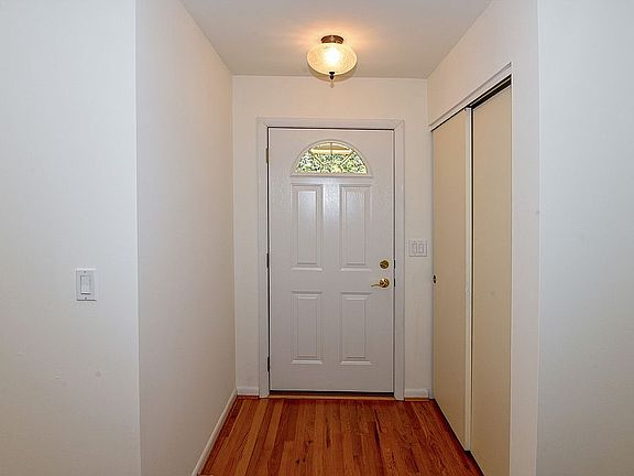 3rd image of 1697 Grandle Ct