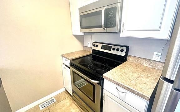 2nd image of 6624 Oakland Ave APT C