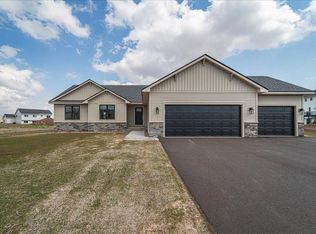 606 Grouse Way, New Richmond, WI 54017