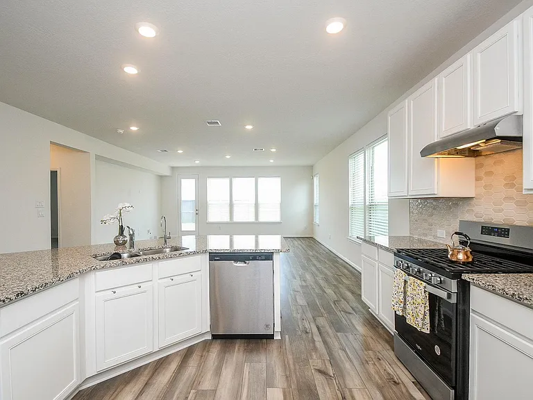3043 Kastania Ln — Photo 9