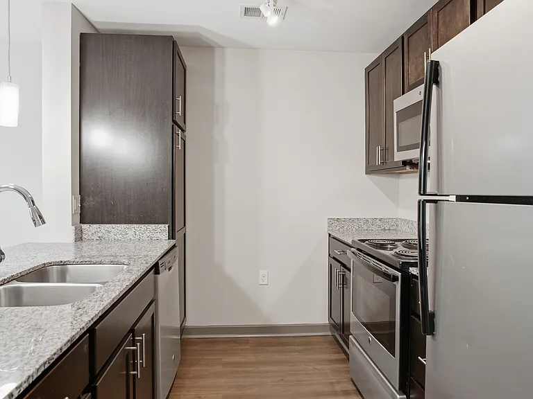 Avellan Springs Apartments — Photo 21