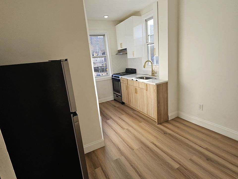 2nd image of 769 W Side Ave #6