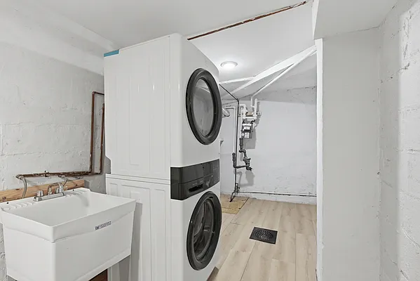 Rented by SERHANT. | media 10