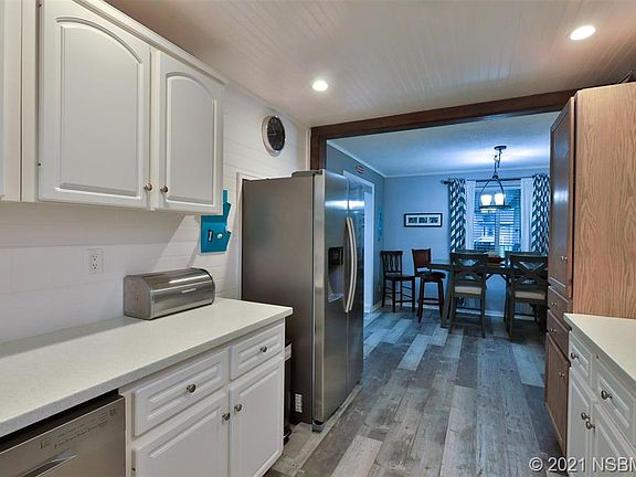 4th image of 301 Hiles Blvd