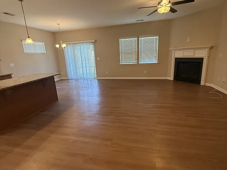 222 Skyway Dr — Photo 3