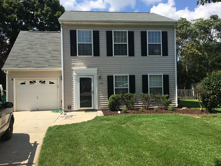 3703 Queenswood Ln — Photo 2