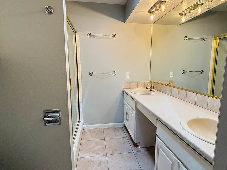 E Alameda Dr — Photo 23