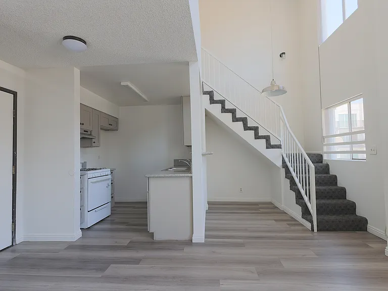 2796 Francis Ave — Photo 3