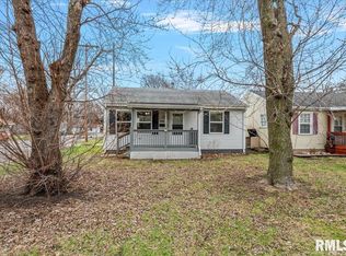 1050 N 19th St, Springfield, IL 62702