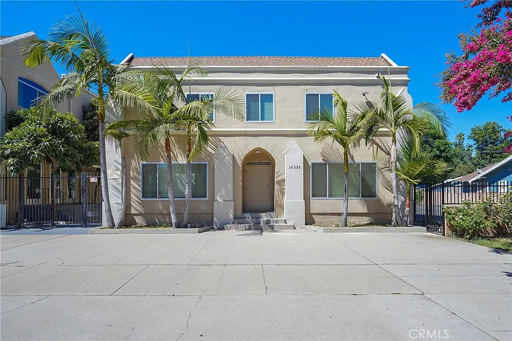 3 bed, 1644 sqft, $3,290 — Photo 1