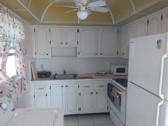 2nd image of 380 Brittany #H