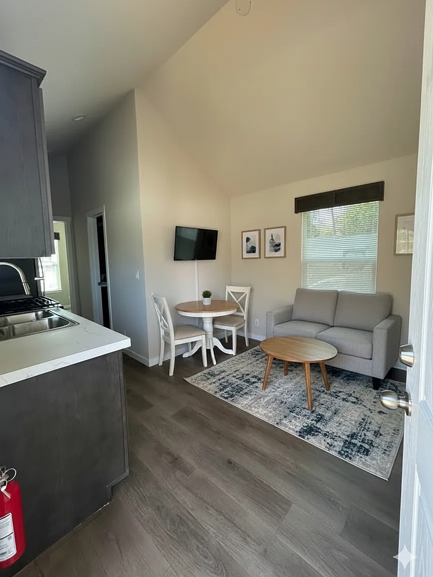 2 bed, 392 sqft, $1,400 — Photo 2