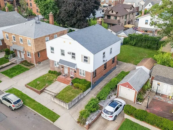6131 182nd St, Fresh Meadows, NY 11365