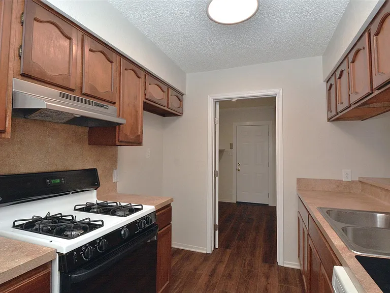 11314 Walnut Ridge Dr #B — Photo 7