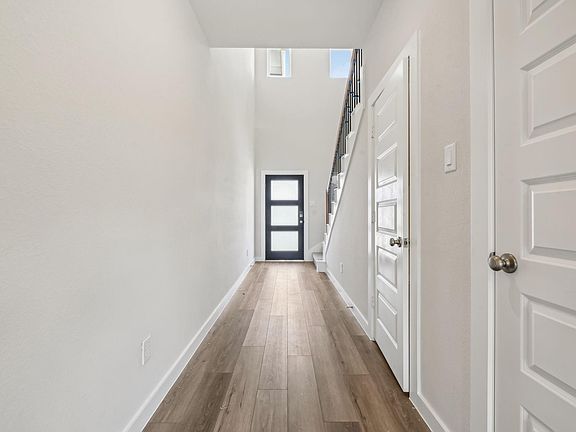 3rd image of 14154 Granger Pointe