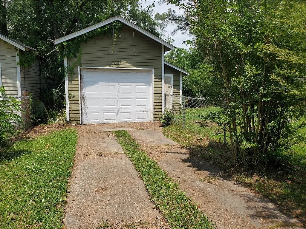 2 bed, 1.5 bath, 1428 sqft, $1,700 — Photo 4