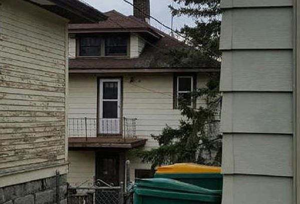 2nd image of 2115 W 5th St