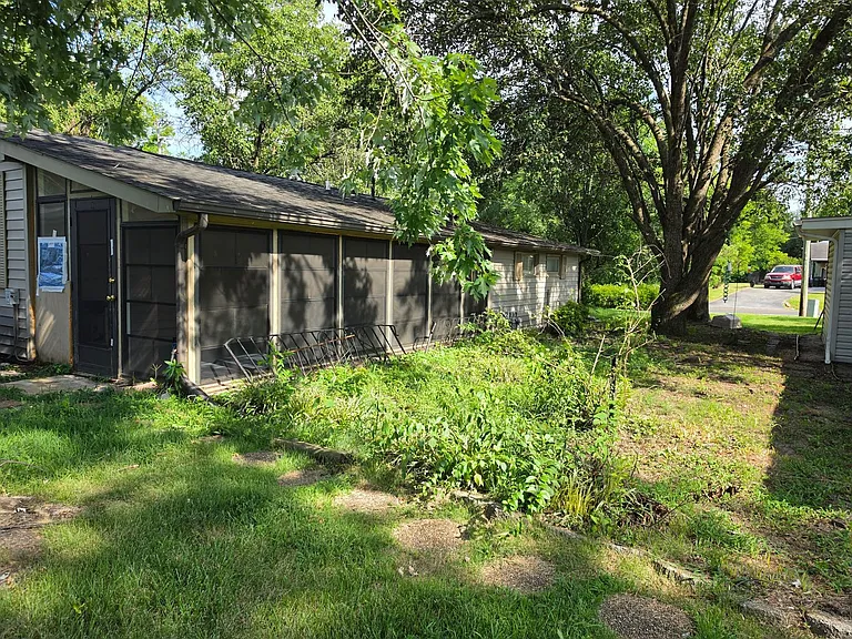 6305 US Highway 60 W — Photo 9