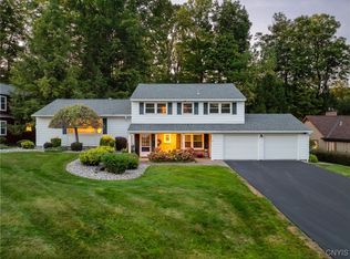 44 Woodberry Rd, New Hartford, NY 13413