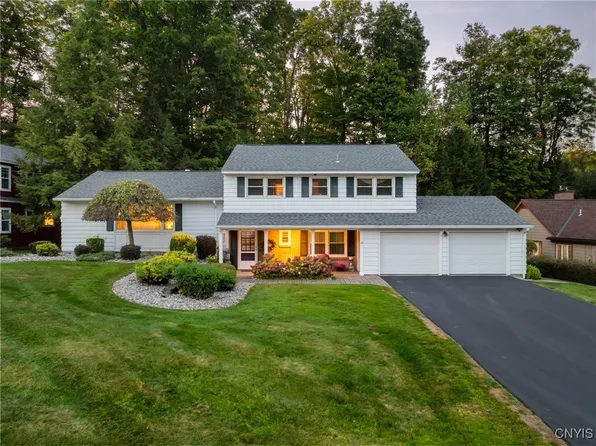 44 Woodberry Rd, New Hartford, NY 13413