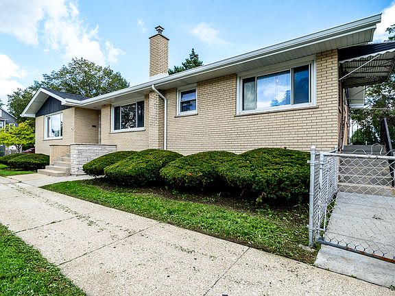 3rd image of 3045 S 48th Ct