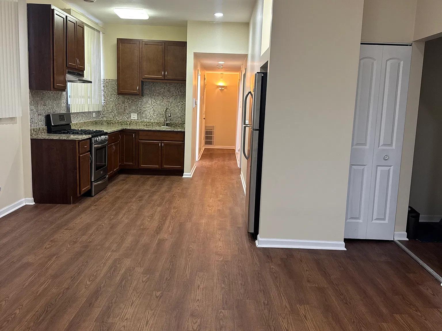 2 bed, 1000 sqft, $1,000 — Photo 2