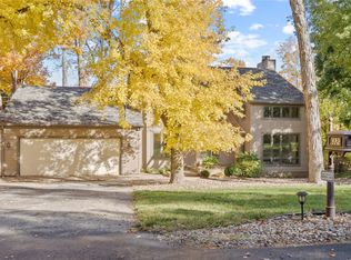 6320 High Country Dr NE, Cedar Rapids, IA 52411