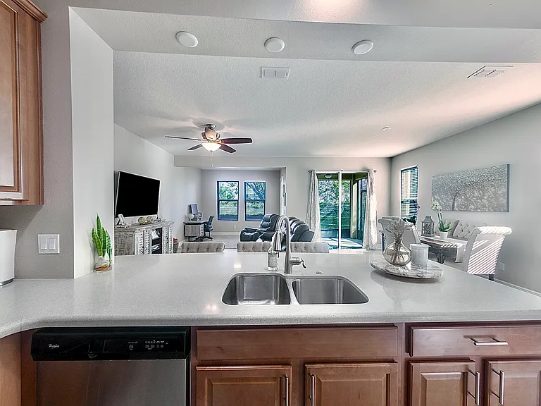 17459 Chateau Pine Way — Photo 4