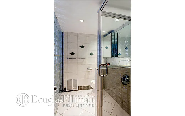 Sold by Douglas Elliman | media 16