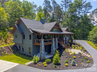 275 Rivers Whisper Ln, Franklin, NC 28734