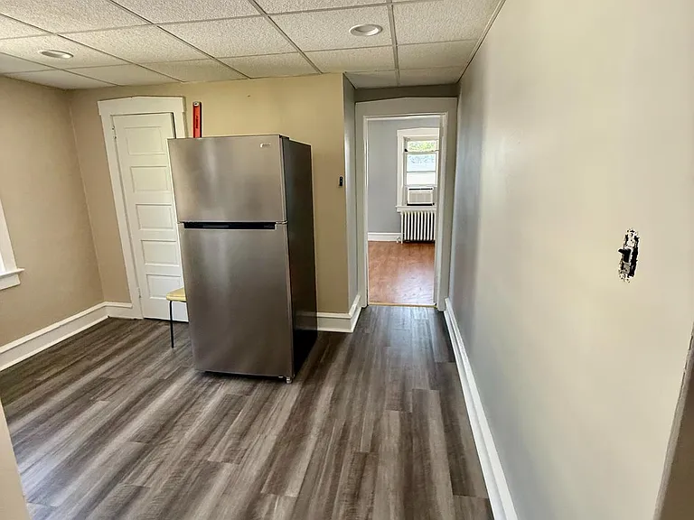 25 College Ave #B — Photo 10
