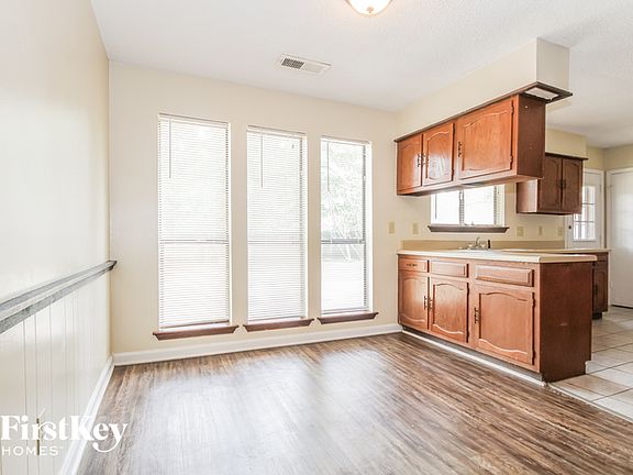 5th image of 5390 Craigmont Dr
