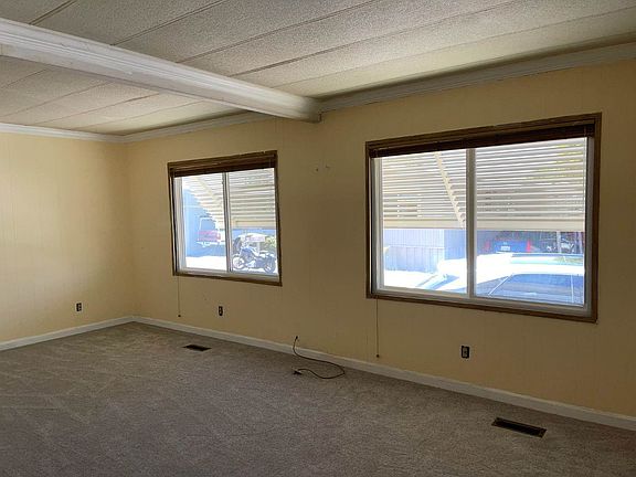 3rd image of 206 Whispering Pines Dr
