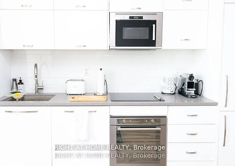 106 Dovercourt Rd #515 — Photo 8