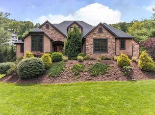 59 Willow Farm Rd, Fairview, NC 28730