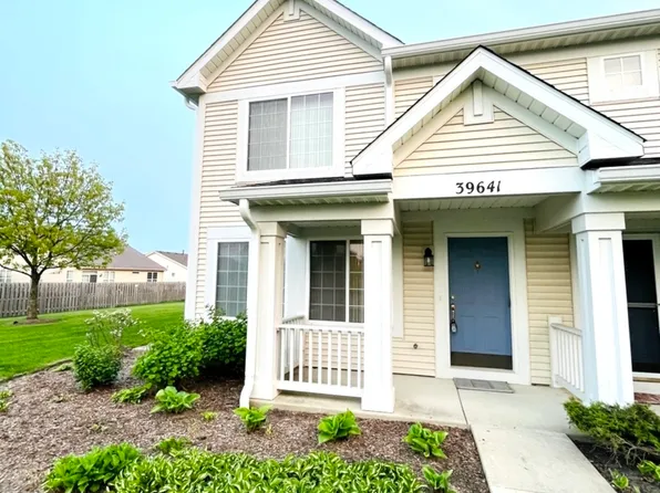 39641 N Warren Ln, Beach Park, IL 60083