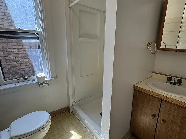 1503 E 2nd St #2 — Photo 6