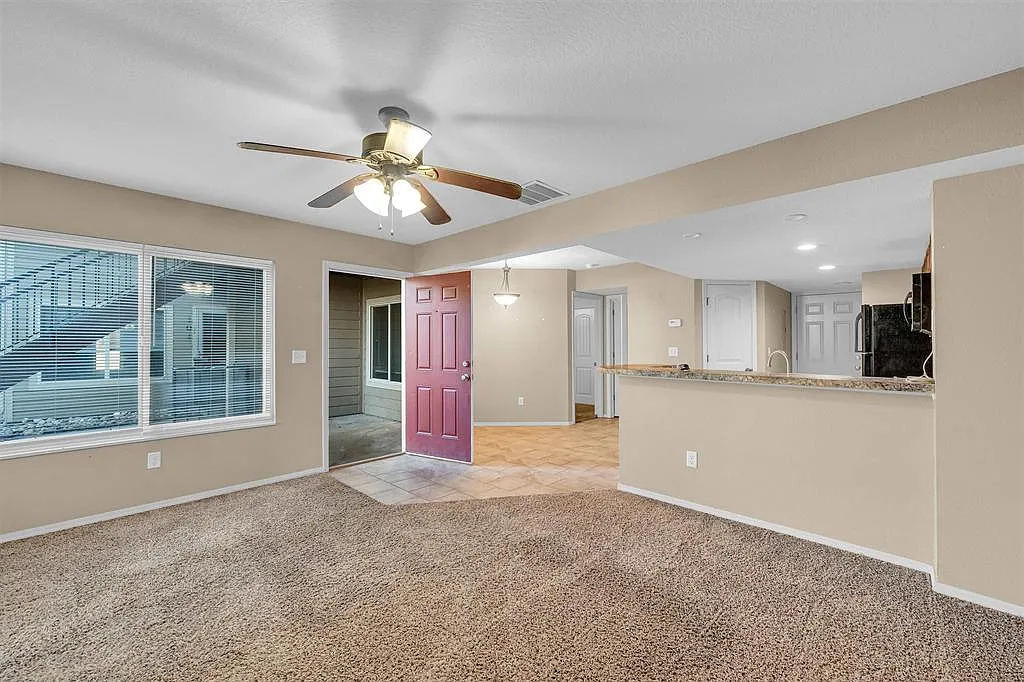 2 bed, 777 sqft, $1,195 — Photo 3