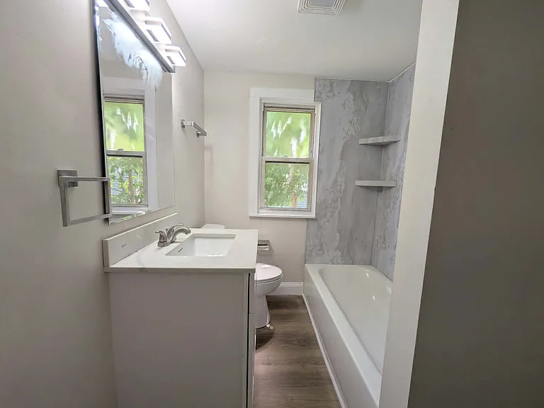 295 W Hickory St — Photo 3