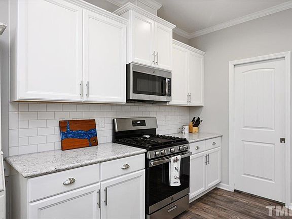 5th image of 208 Gulley Glen Dr