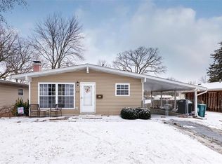 412 Saint Lawrence Dr, Ballwin, MO