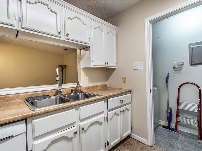 7218 Elwood Ct #C3 — Photo 13