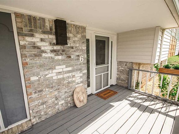 5th image of 6 E Woodland Dr